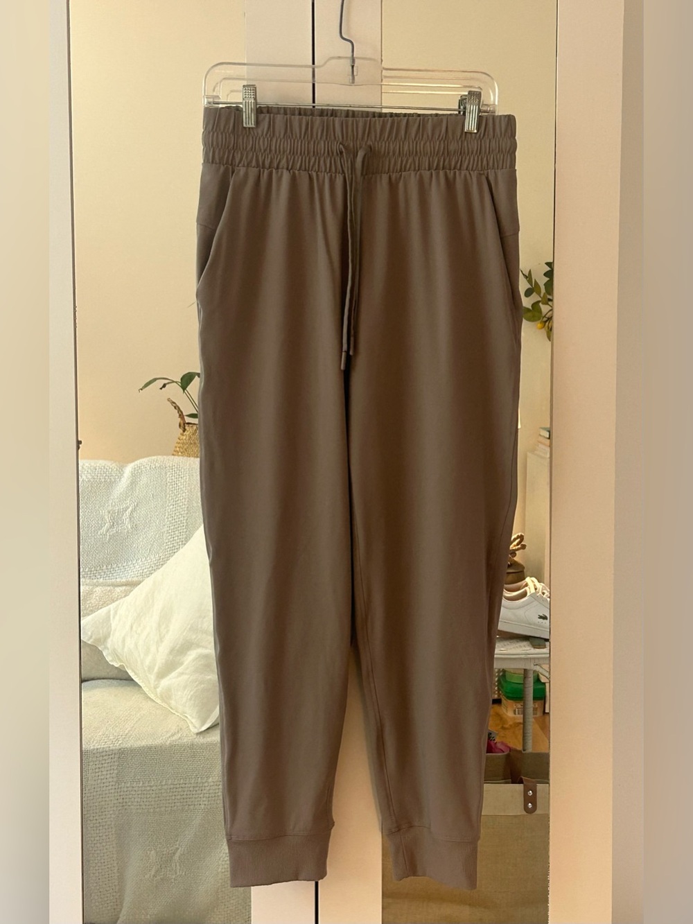 NWT Member’s Mark Women's Travel Jogger - Grey Bisque / Taupe